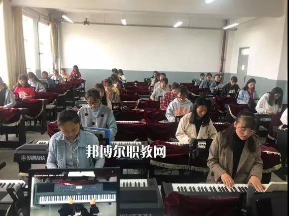 甘肅省臨夏州職業(yè)技術(shù)學(xué)校2022年報(bào)名條件、招生要求、招生對象