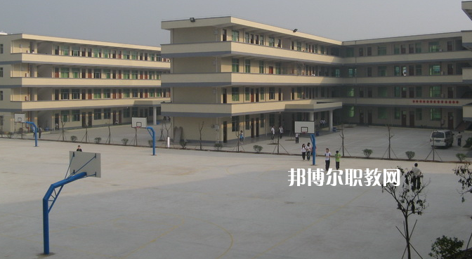 廣東領(lǐng)才技工學(xué)校2022年報(bào)名條件、招生要求、招生對(duì)象