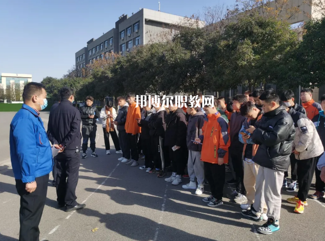陜西汽車(chē)技工學(xué)校2022年招生辦聯(lián)系電話(huà)