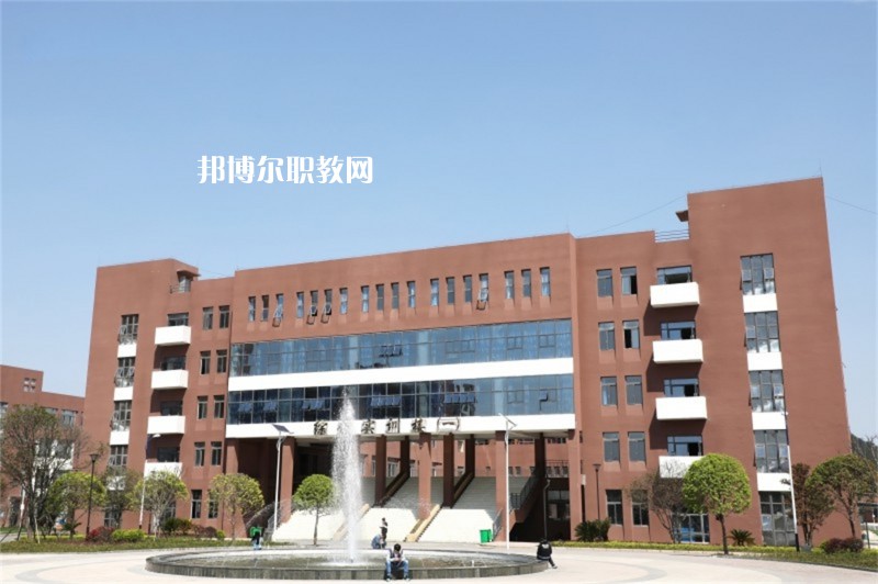 重慶藥劑學(xué)校2022年報(bào)名條件、招生要求、招生對象 