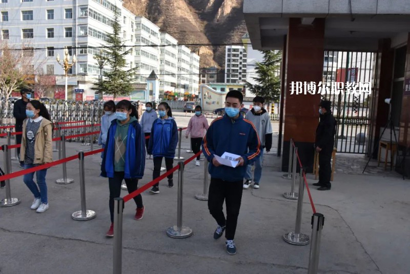 武都職業(yè)中學(xué)2022年報名條件、招生要求、招生對象