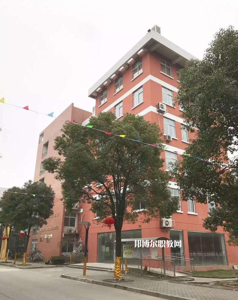 蘇州福納影視藝術(shù)學(xué)校2022年報(bào)名條件、招生要求、招生對象