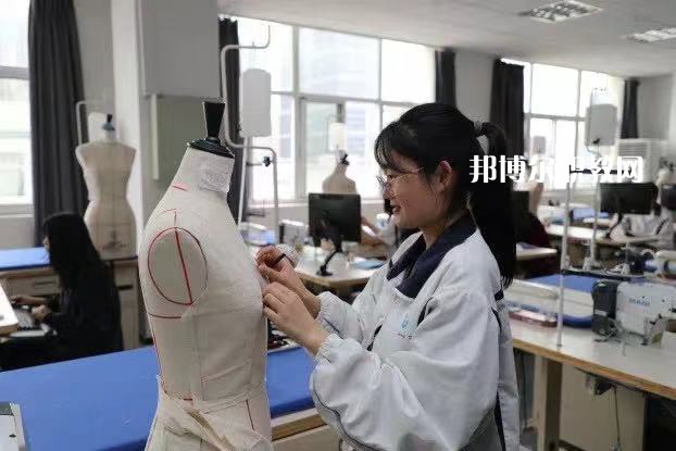 江蘇省蘇州絲綢中等專業(yè)學校2022年報名條件、招生要求、招生對象