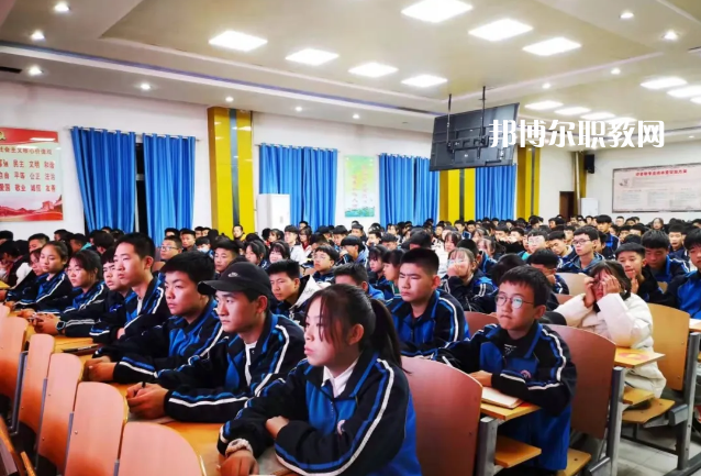 甘肅環(huán)縣職業(yè)中等專業(yè)學(xué)校2022年學(xué)費、收費多少