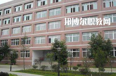 六盤水現(xiàn)代職業(yè)技術(shù)學(xué)校2022年報(bào)名條件、招生要求、招生對象