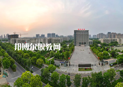 江蘇海安中等專業(yè)學校2022年報名條件、招生要求、招生對象