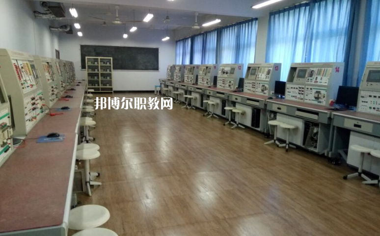 秦皇島現(xiàn)代經(jīng)濟中等專業(yè)學校2022年報名條件、招生要求、招生對象