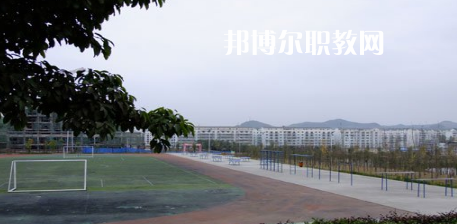 閬中江南高級職業(yè)中學怎么樣，好不好
