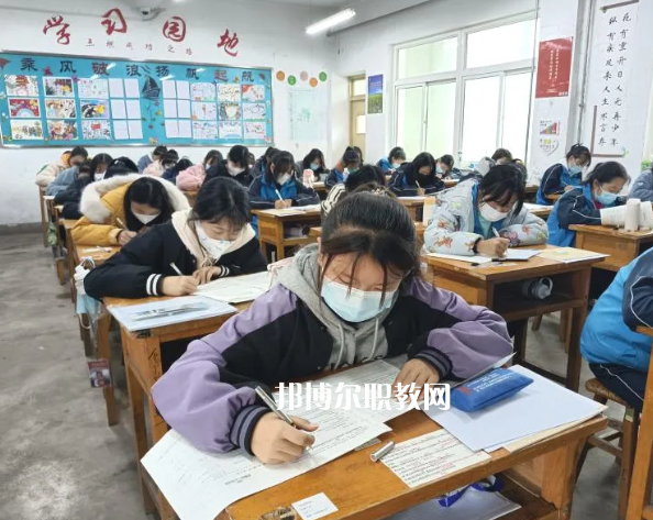 平?jīng)隼砉ぶ械葘I(yè)學(xué)校2022年報(bào)名條件、招生要求、招生對(duì)象