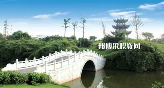 瀘州醫(yī)學院衛(wèi)生學校2022年報名條件、招生要求、招生對象