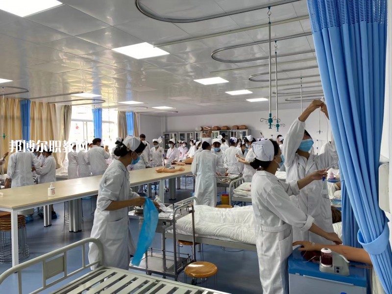 紅河州衛(wèi)生護理學(xué)校2022年報名條件、招生要求、招生對象