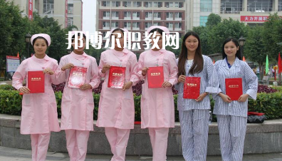 廉江市衛(wèi)生職業(yè)技術(shù)學(xué)校2022年報(bào)名條件、招生要求、招生對(duì)象