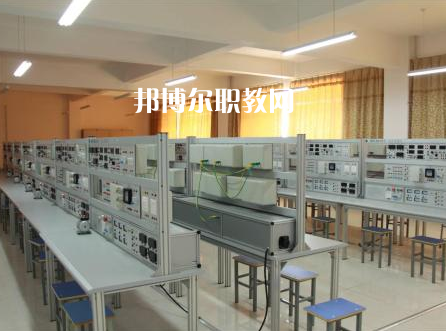 保定工程技術(shù)學校2022年報名條件、招生要求、招生對象