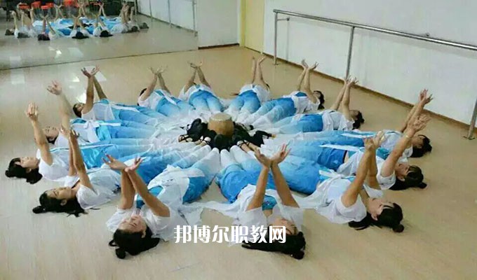 涿鹿縣職業(yè)技術(shù)教育中心2022年報名條件、招生要求、招生對象