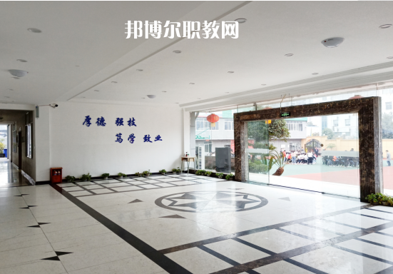 重慶機電技工學(xué)校2022年報名條件、招生要求、招生對象