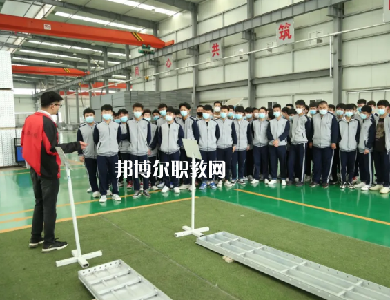 邯鄲建筑工程中專學(xué)校2022年報名條件、招生要求、招生對象