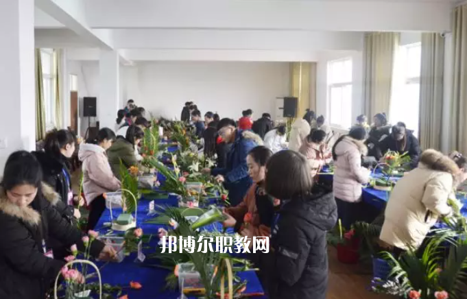 安徽省阜陽農(nóng)業(yè)學(xué)校2022年報(bào)名條件、招生要求、招生對象