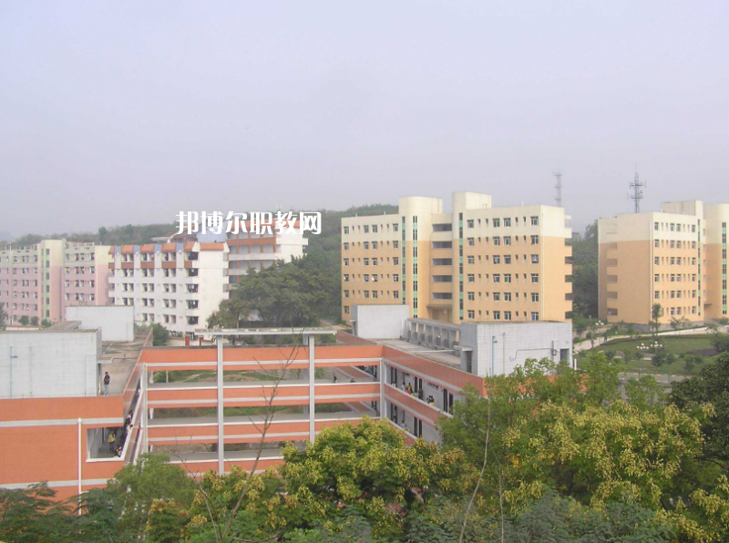 重慶萬州商貿(mào)中等專業(yè)學(xué)校2022年招生簡(jiǎn)章