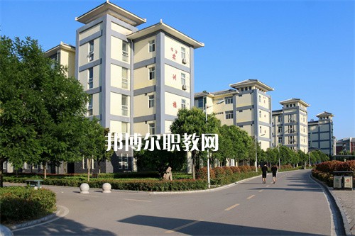 安徽亳州技師學(xué)院2022年報(bào)名條件、招生要求、招生對(duì)象