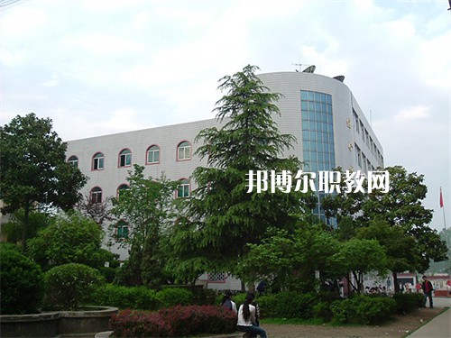 晉寧職業(yè)高級(jí)中學(xué)2022年報(bào)名條件、招生要求、招生對(duì)象