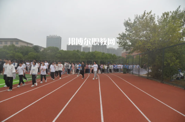 安徽明星科技中專學(xué)校2022年報名條件、招生要求、招生對象