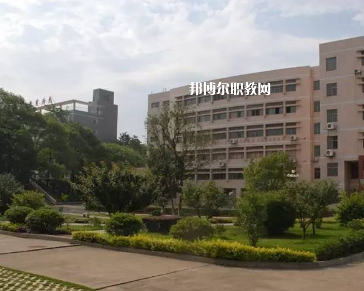 曲靖麒麟職業(yè)技術(shù)學(xué)校2022年招生簡章