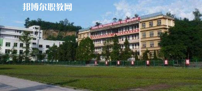 岳池職業(yè)技術(shù)學(xué)校2022年報(bào)名條件、招生要求、招生對(duì)象