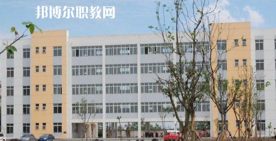 思茅衛(wèi)生學(xué)校2022年報名條件、招生要求、招生對象
