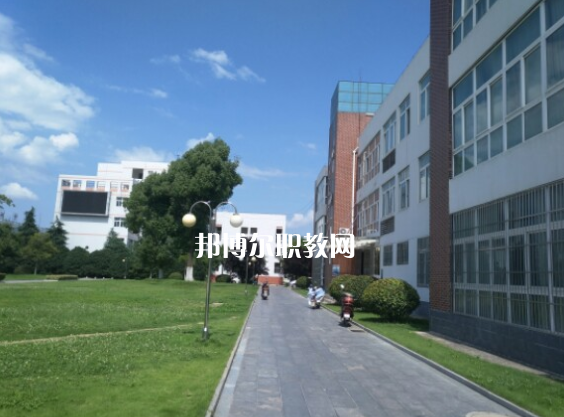 云南廣播電視學(xué)校2022年報(bào)名條件、招生要求、招生對(duì)象