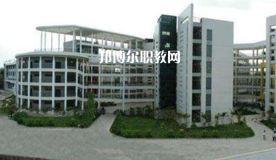 成都中醫(yī)藥大學(xué)附屬學(xué)校龍泉校區(qū)怎么樣、好不好