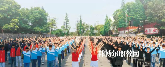 樂山市竹根職業(yè)中專學校2022年招生辦聯系電話