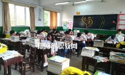 湘潭縣就業(yè)職業(yè)技術(shù)學(xué)校2022年報(bào)名條件、招生要求、招生對(duì)象