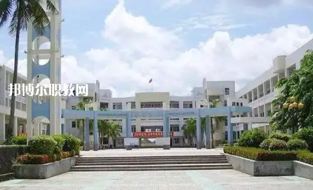 海南農(nóng)墾衛(wèi)生學(xué)校2022年報(bào)名條件、招生要求、招生對(duì)象