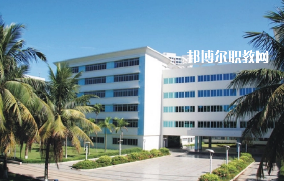 海南省衛(wèi)生學(xué)校2022年報名條件、招生要求、招生對象