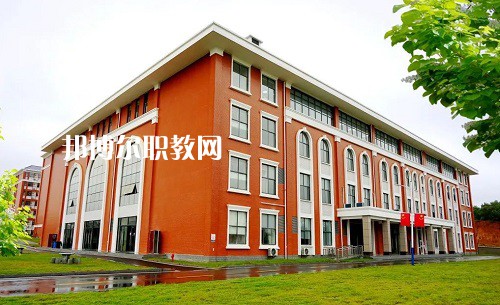湖南醫(yī)藥職業(yè)中等專(zhuān)業(yè)學(xué)校2022年招生辦聯(lián)系電話
