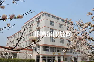 瀘州醫(yī)學(xué)院衛(wèi)生學(xué)校2022年怎么樣、好不好