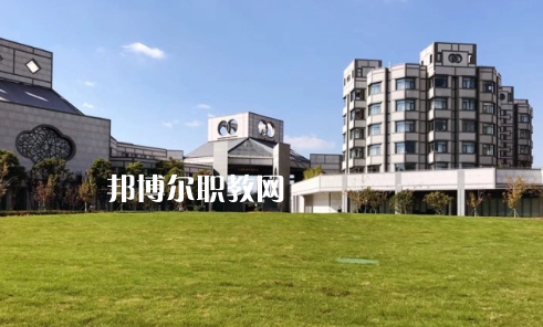 隨州高級(jí)技工學(xué)校2022年報(bào)名條件、招生要求、招生對(duì)象