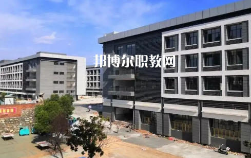 鄖西職業(yè)技術(shù)學校2022年報名條件、招生要求、招生對象