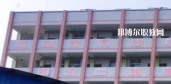 威遠(yuǎn)縣聯(lián)想職業(yè)技術(shù)學(xué)校2023年報名條件、招生要求、招生對象