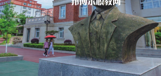 綿陽(yáng)交通高級(jí)技工學(xué)校地址在哪里，哪個(gè)地區(qū)，哪個(gè)城市?