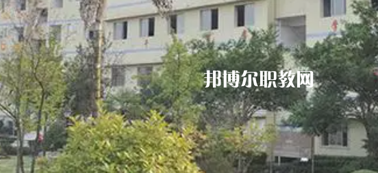 重慶市三峽職業(yè)技工學(xué)校地址在哪里，哪個地區(qū)，哪個城市?