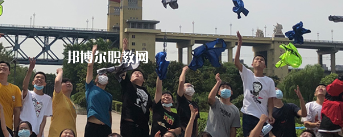 2023南京市公用事業(yè)技工學(xué)校招生計(jì)劃 招生人數(shù)是多少(附要求、條件、對(duì)象)