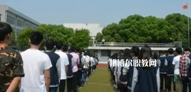 江蘇省錫山中等專業(yè)學(xué)校地址在哪里，哪個(gè)地區(qū)，哪個(gè)城市?