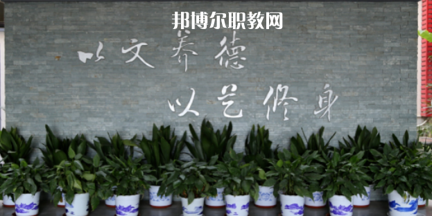 張家港市舞蹈學(xué)校地址在哪里，哪個地區(qū)，哪個城市?