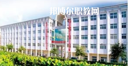 南通市通州區(qū)建筑職工中等專業(yè)學(xué)校地址在哪里，哪個(gè)地區(qū)，哪個(gè)城市?