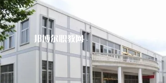 江蘇省金湖中等專業(yè)學(xué)校地址在哪里，哪個(gè)地區(qū)，哪個(gè)城市?