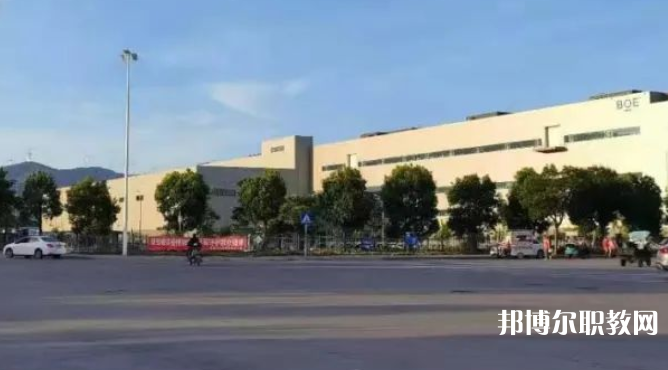 西安智能工業(yè)技工學(xué)校地址，乘車(chē)路線
