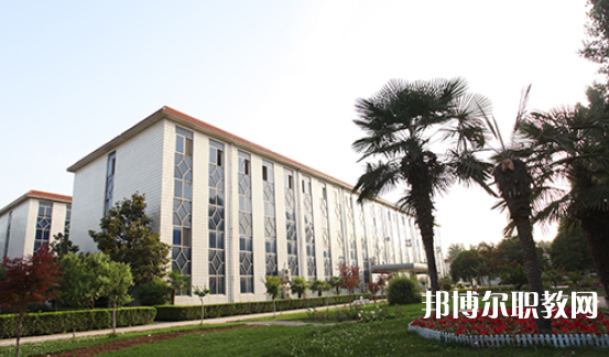 2023西安齊力鐵路技工學(xué)校招生計(jì)劃 招生人數(shù)是多少(附要求、條件、對(duì)象)