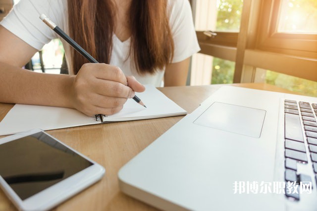 湖北哪里的中職學(xué)校能讀機械加工專業(yè)