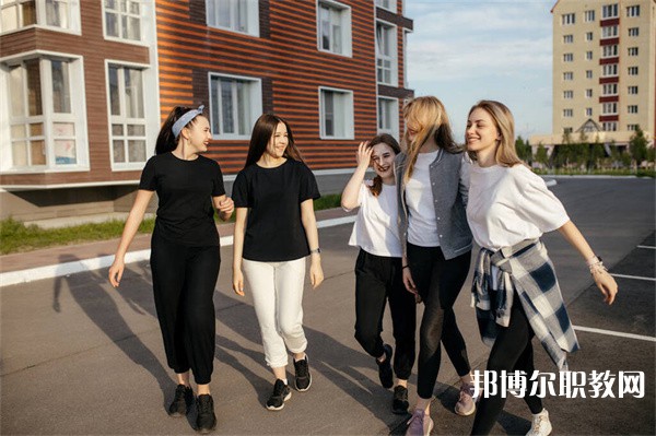 廣東哪里的中職學校能讀計算機廣告設(shè)計與制作專業(yè)